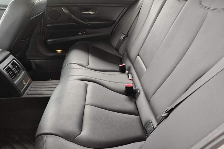 Used BMW 3 Series 2016 320Li Ambition Model Left Rear Seat