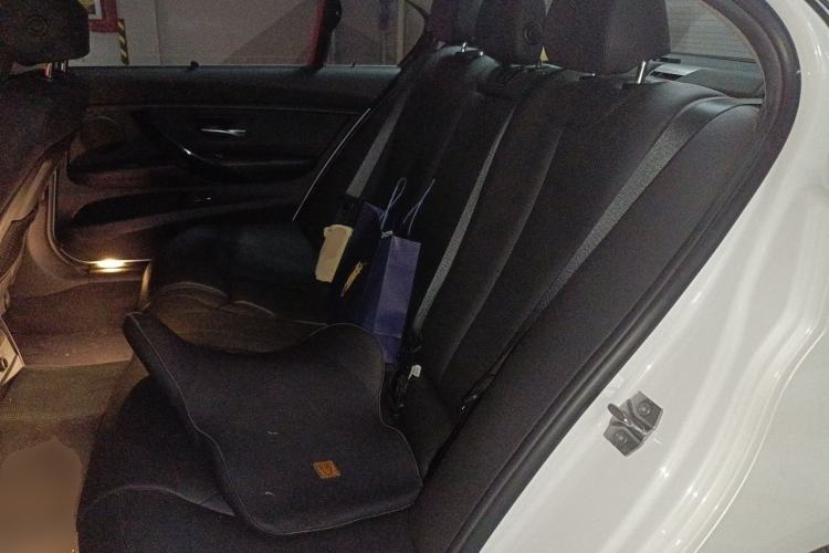 Used BMW 3 Series 2016 320Li Fashion Model Left Rear Seat