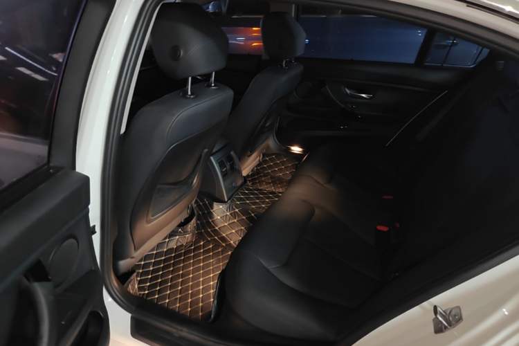 Used BMW 3 Series 2016 316Li Fashion Model Left Rear Seat