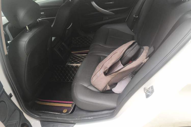 Used BMW 3 Series 2016 320Li Fashion Model Left Rear Seat