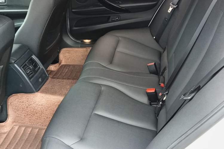 Used BMW 3 Series 2016 316Li Fashion Model Left Rear Seat