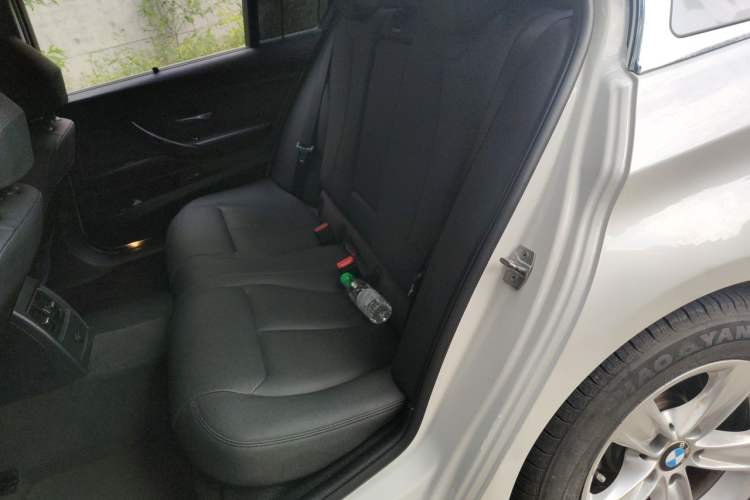 Used BMW 3 Series 2016 316Li Fashion Model Left Rear Seat