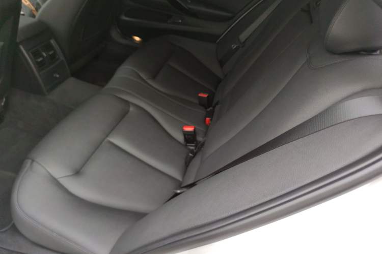 Used BMW 3 Series 2016 320Li Ambition Model Left Rear Seat