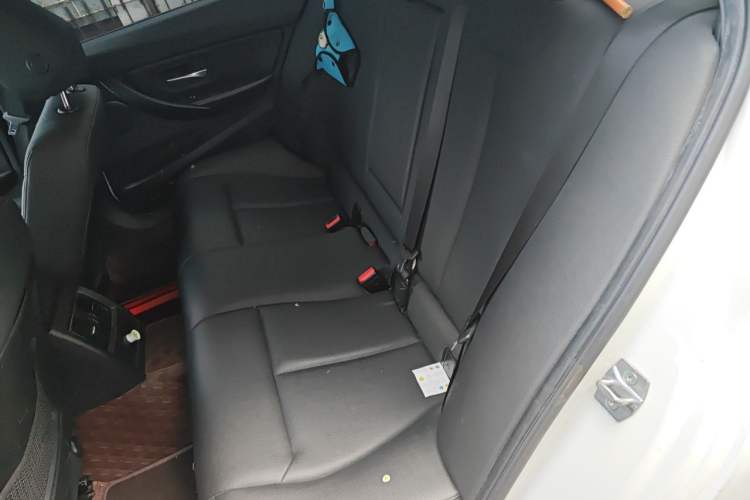 Used BMW 3 Series 2016 320i Fashion Model Left Rear Seat