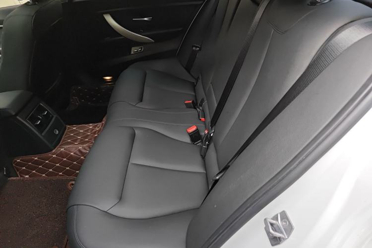 Used BMW 3 Series 2016 316Li Fashion Model Left Rear Seat
