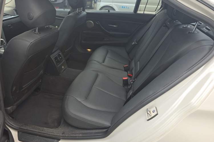 Used BMW 3 Series 2016 320Li Ambition Model Left Rear Seat