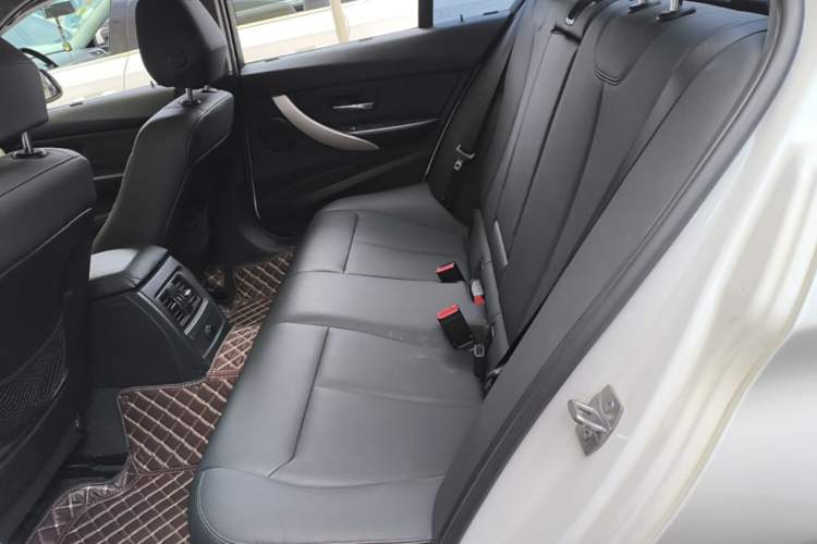 Used BMW 3 Series 2016 320i Fashion Model Left Rear Seat