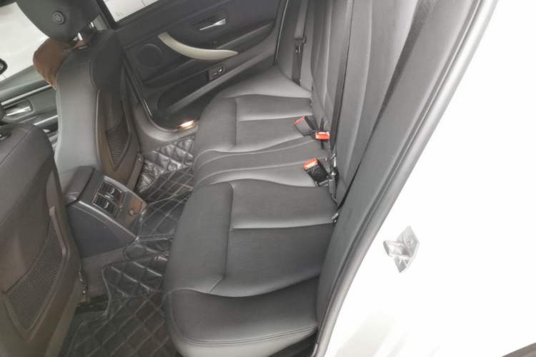 Used BMW 3 Series 2016 320Li Fashion Model Left Rear Seat