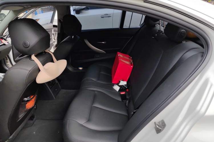 Used BMW 3 Series 2016 320Li Fashion Model Left Rear Seat