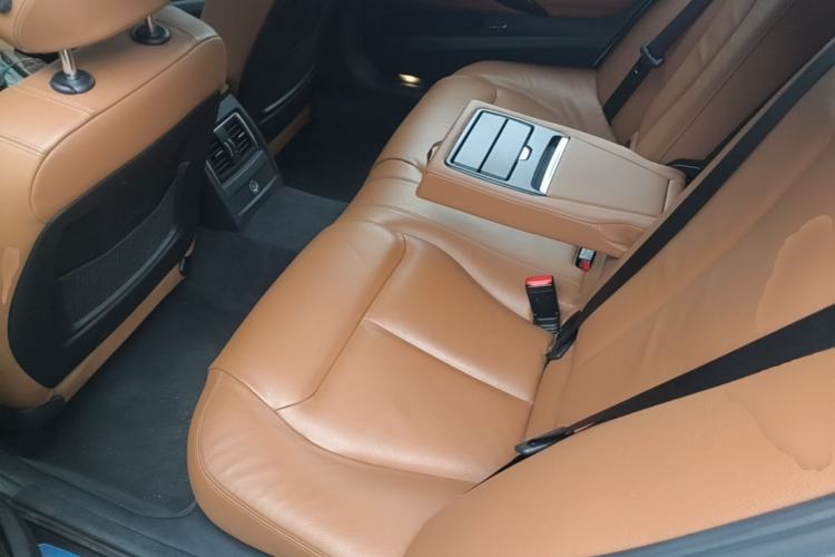 Used BMW 3 Series 2016 328Li Luxury Design Package Left Rear Seat