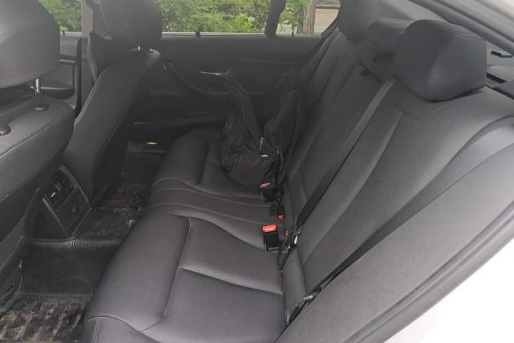 Used BMW 3 Series 2016 316Li Fashion Model Left Rear Seat
