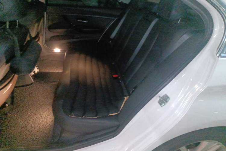 Used BMW 3 Series 2016 320Li Fashion Model Left Rear Seat
