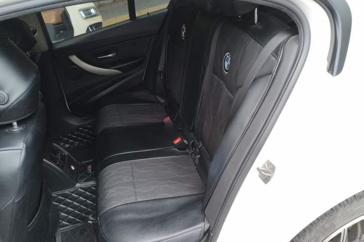 Used BMW 3 Series 2016 320i Fashion Model Left Rear Seat