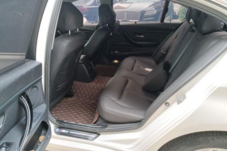 Used BMW 3 Series 2016 320Li Fashion Model Left Rear Seat