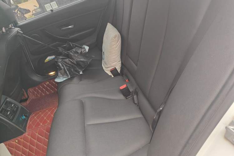 Used BMW 3 Series 2016 316Li Fashion Model Left Rear Seat
