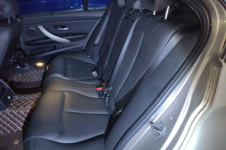 Used BMW 3 Series 2016 320Li Fashion Model Left Rear Seat