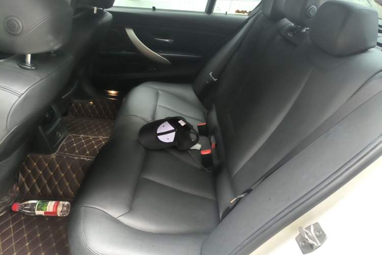 Used BMW 3 Series 2016 320Li Fashion Model Left Rear Seat