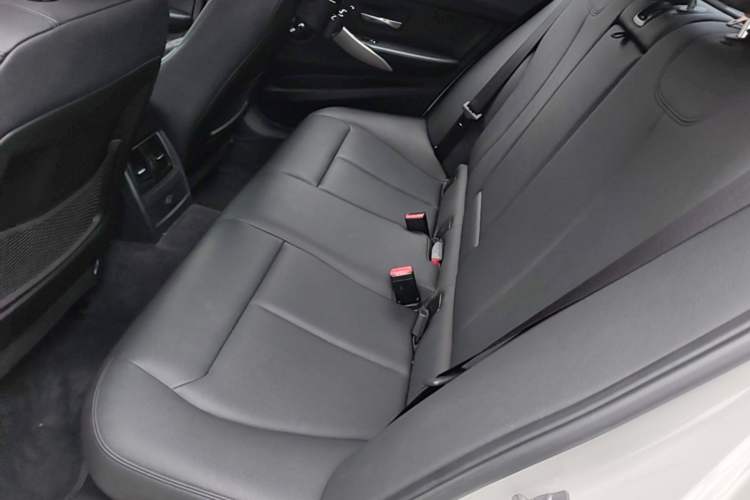 Used BMW 3 Series 2016 320i Fashion Model Left Rear Seat