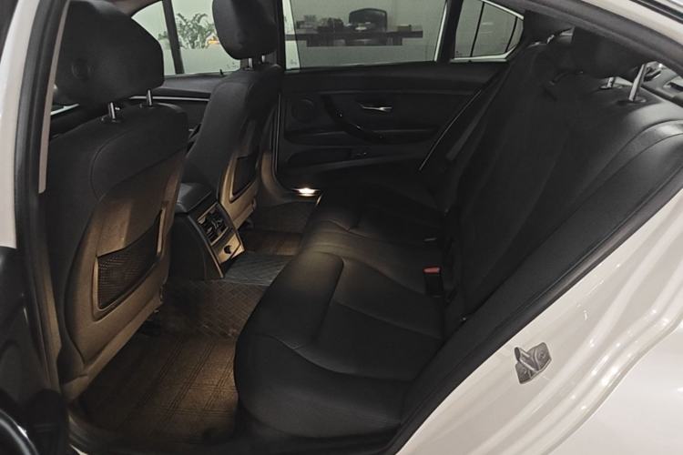 Used BMW 3 Series 2016 320Li Fashion Model Left Rear Seat