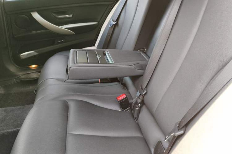 Used BMW 3 Series 2016 320Li Ambition Model Left Rear Seat