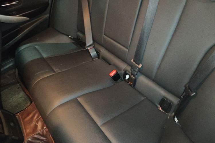 Used BMW 3 Series 2016 320i Fashion Model Left Rear Seat