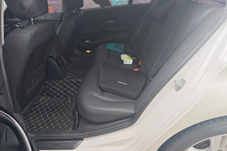 Used BMW 3 Series 2016 320Li Fashion Model Left Rear Seat