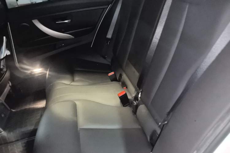 Used BMW 3 Series 2016 320Li Fashion Model Left Rear Seat