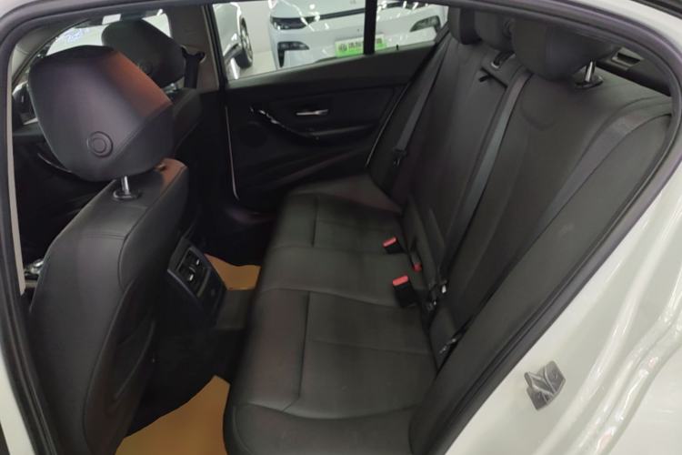 Used BMW 3 Series 2016 320i Fashion Model Left Rear Seat