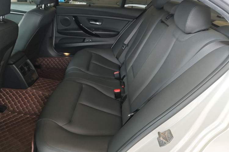 Used BMW 3 Series 2016 316Li Fashion Model Left Rear Seat
