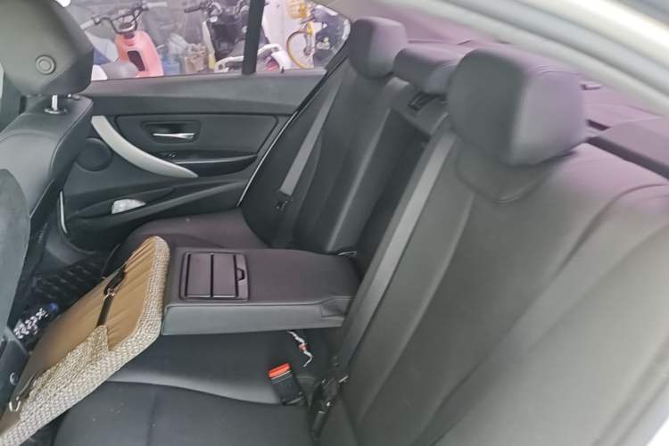 Used BMW 3 Series 2016 320i Fashion Model Left Rear Seat