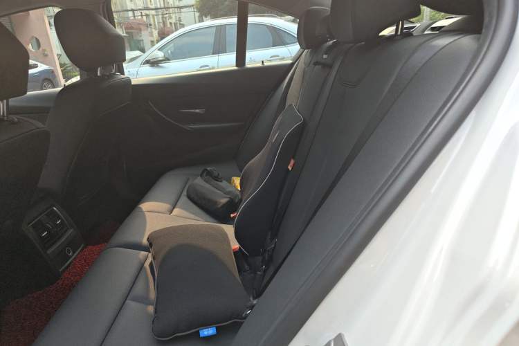 Used BMW 3 Series 2016 320i Fashion Model Left Rear Seat