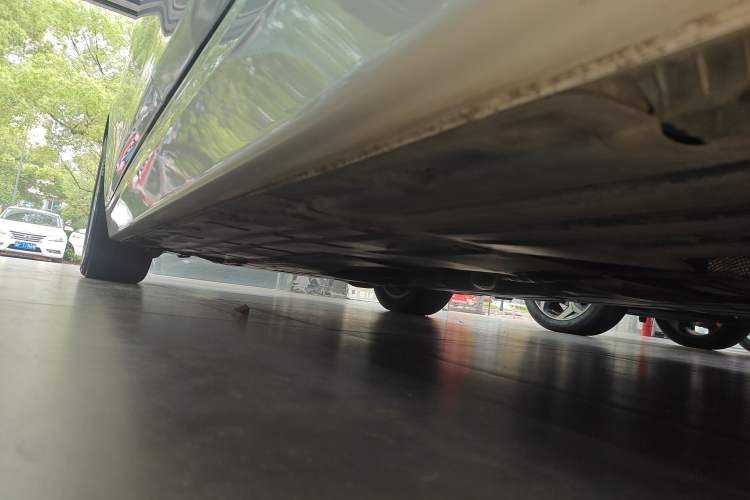 Used BMW 3 Series 2016 320Li Fashion Model Left Side Sill
