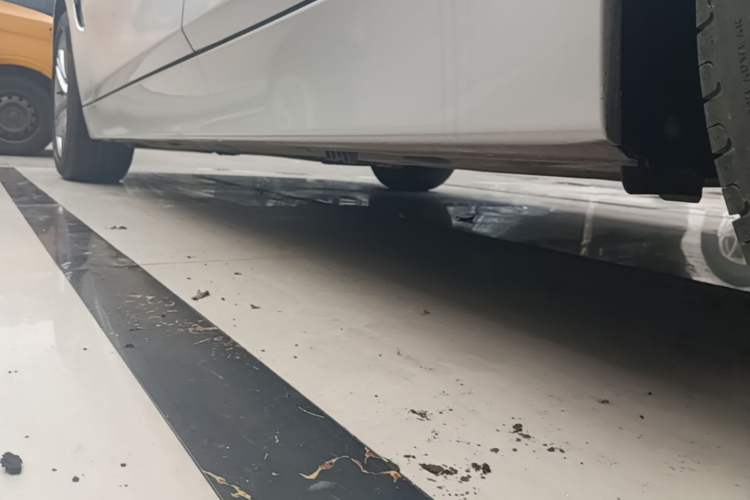 Used BMW 3 Series 2016 320i Fashion Model Left Side Sill