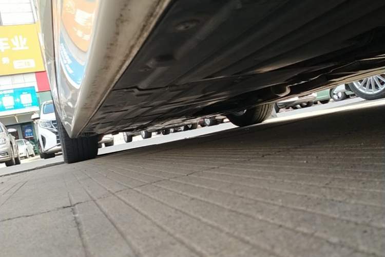 Used BMW 3 Series 2016 320Li Fashion Model Left Side Sill
