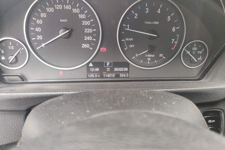 Used BMW 3 Series 2016 316Li Fashion Model Odometer Close Up