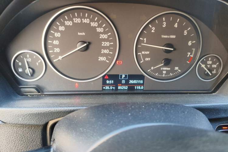 Used BMW 3 Series 2016 320Li Ambition Model Odometer Close Up