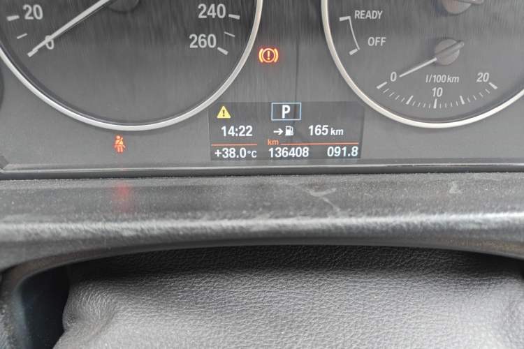 Used BMW 3 Series 2016 320Li Ambition Model Odometer Close Up