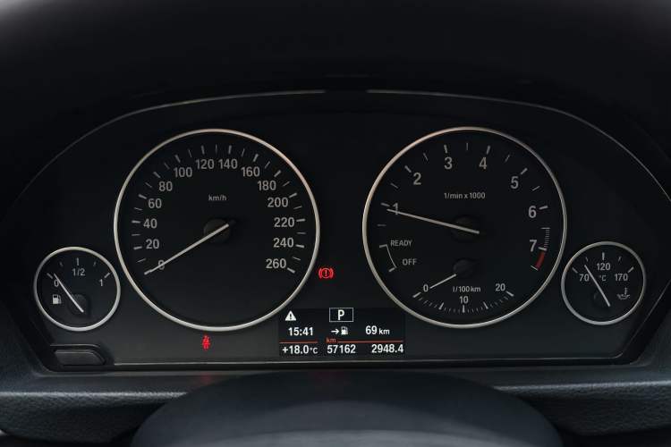 Used BMW 3 Series 2016 320i Sport Touring Edition Odometer Close Up