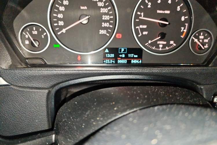 Used BMW 3 Series 2016 320Li Ambition Model Odometer Close Up