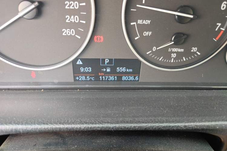 Used BMW 3 Series 2016 320Li Ambition Model Odometer Close Up