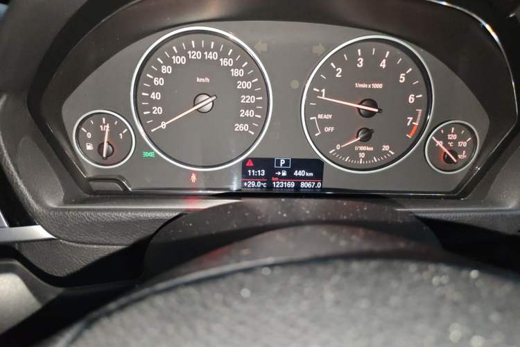 Used BMW 3 Series 2016 320Li Ambition Model Odometer Close Up