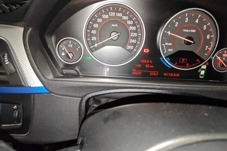 Used BMW 3 Series 2016 328i M Sport Odometer Close Up