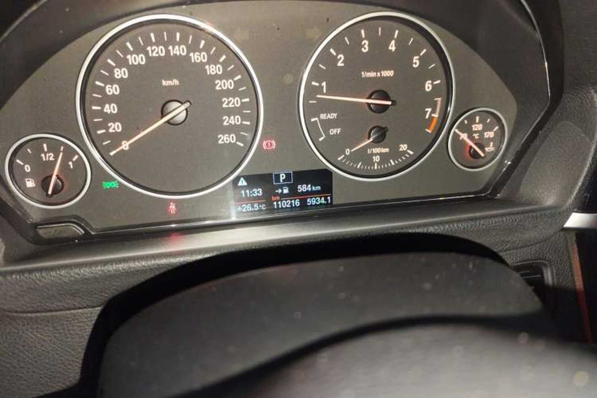 Used BMW 3 Series 2016 320Li Ambition Model Odometer Close Up