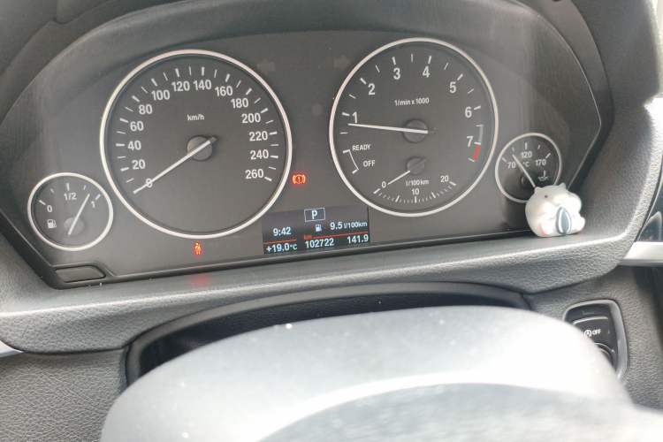 Used BMW 3 Series 2016 320Li Ambition Model Odometer Close Up