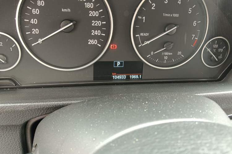 Used BMW 3 Series 2016 320Li Ambition Model Odometer Close Up