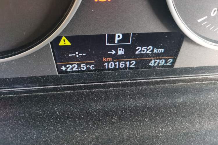 Used BMW 3 Series 2016 320Li Fashion Model Odometer Close Up