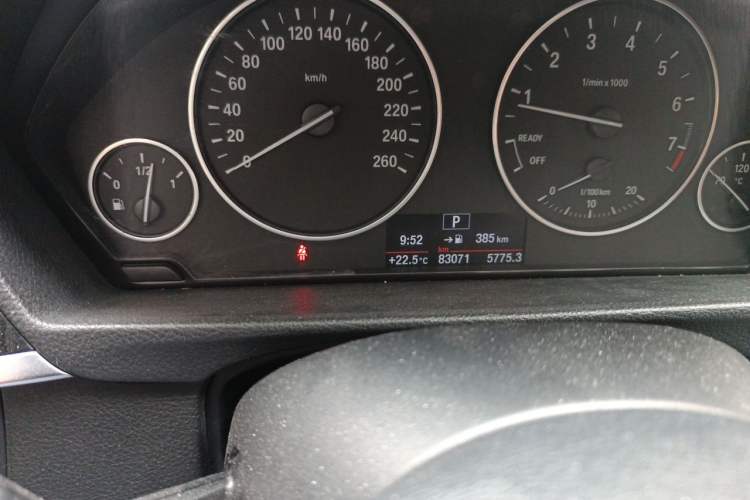 Used BMW 3 Series 2016 316i Fashion Model Odometer Close Up