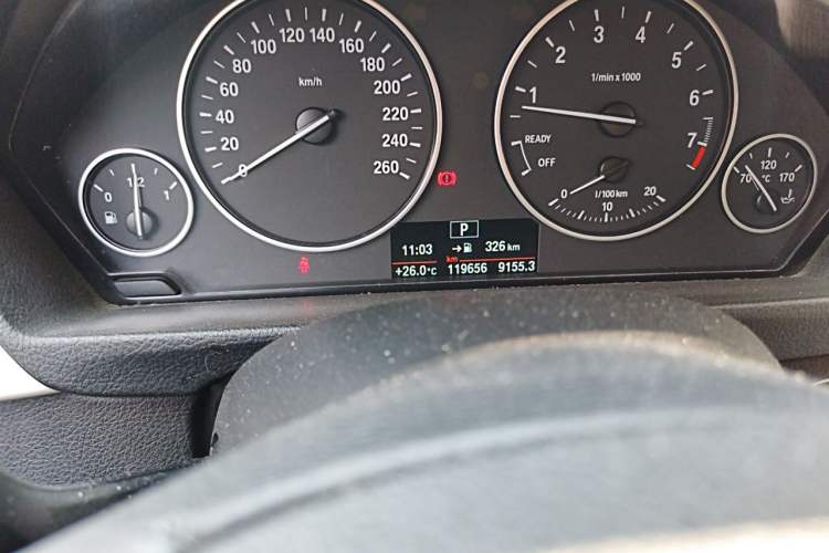 Used BMW 3 Series 2016 320Li Ambition Model Odometer Close Up