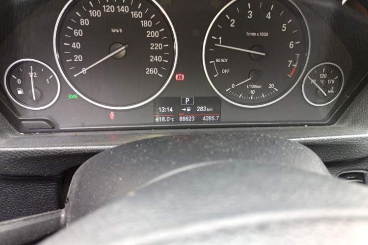 Used BMW 3 Series 2016 316i Fashion Model Odometer Close Up