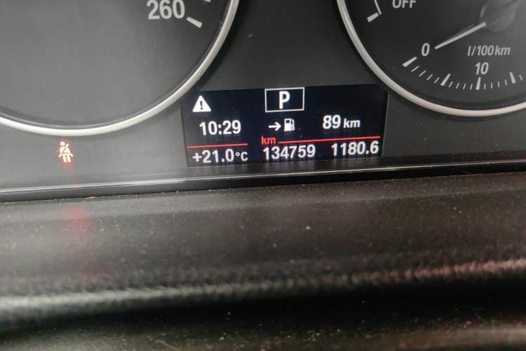 Used BMW 3 Series 2016 320Li Ambition Model Odometer Close Up